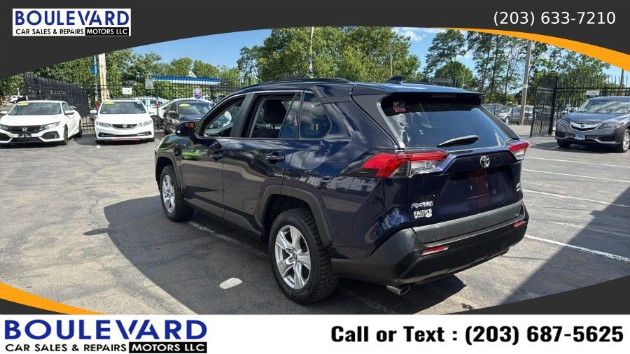 Used 2021 Toyota RAV4 XLE AWD/4WD image 5