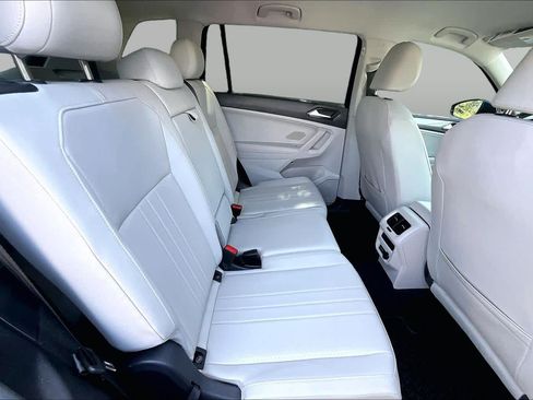 Used 2023 Volkswagen Tiguan SE FWD image 20