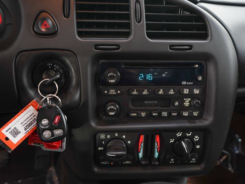 Used 2002 Chevrolet Monte Carlo SS w/ Preferred Equipment Group FWD image 19