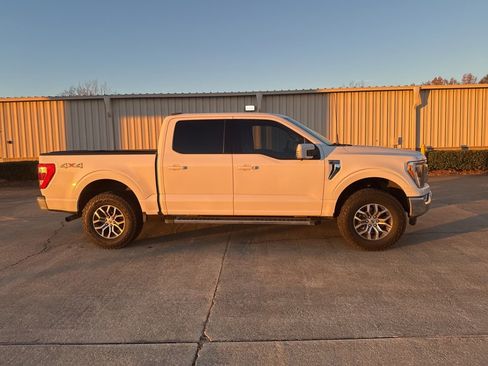 Used 2021 Ford F150 Lariat w/ Tow Technology Package image 14