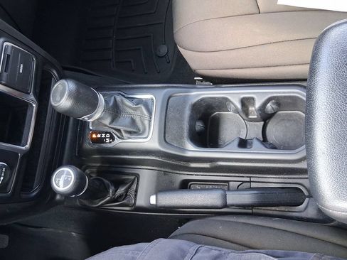 Used 2022 Jeep Wrangler Sport AWD/4WD image 21
