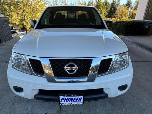 Used 2020 Nissan Frontier SV RWD image 7