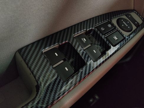 Used 2017 Hyundai Elantra SE w/ SE A/T Tech Package 03 image 27