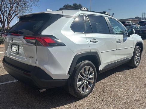 Used 2023 Toyota RAV4 XLE Premium image 3