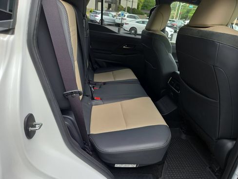 Used 2024 Lexus GX 550 AWD/4WD image 15