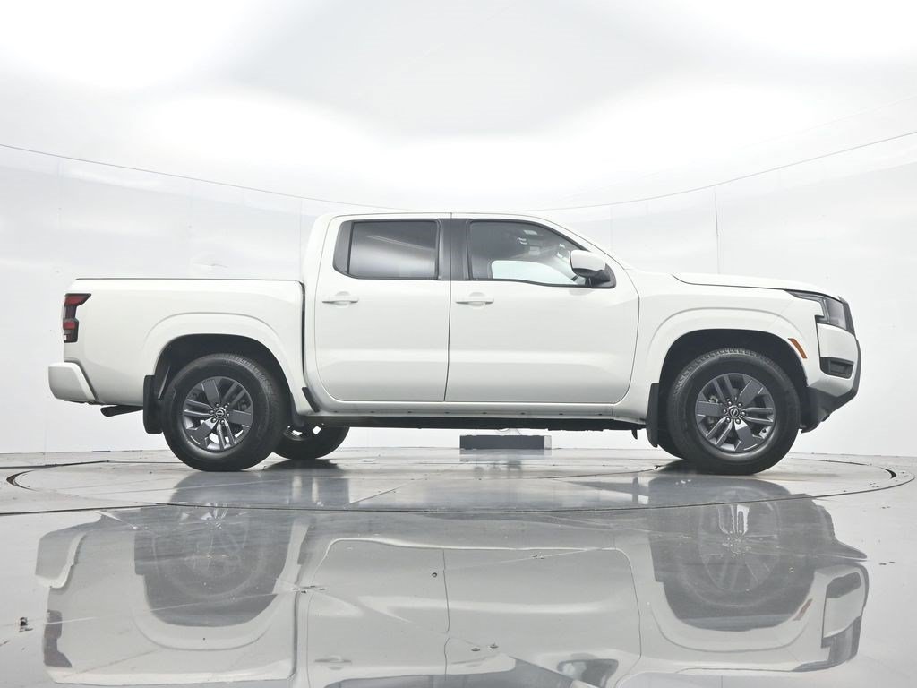 Used 2025 Nissan Frontier SV RWD image 41