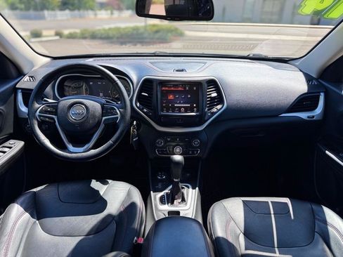 Used 2014 Jeep Cherokee Trailhawk w/ Leather Interior Group AWD/4WD image 9