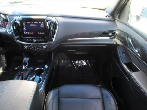 Used 2022 Chevrolet Traverse High Country image 13