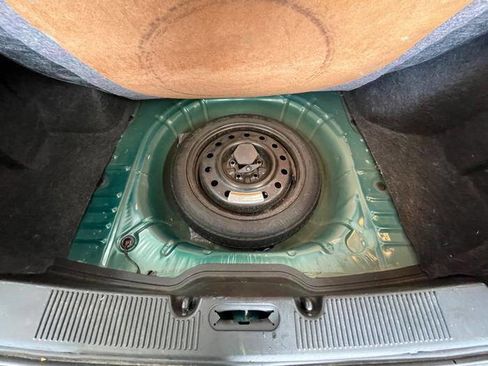 Used 2000 Ford Taurus SE image 26