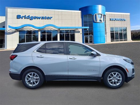 Used 2022 Chevrolet Equinox LT image 7
