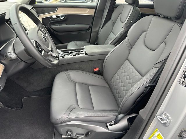 Used 2025 Volvo XC90 B6 Plus AWD/4WD image 42