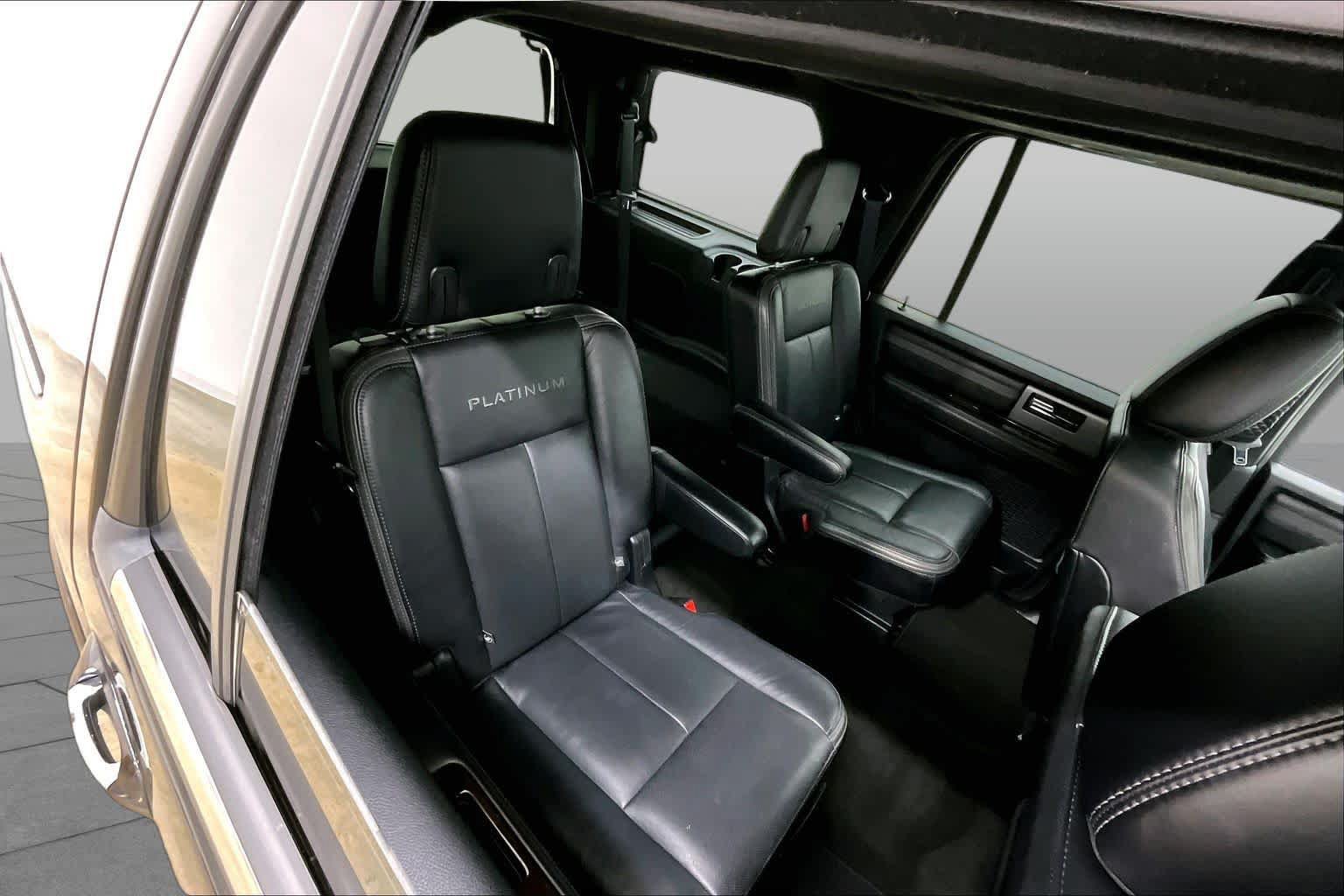 Used 2015 Ford Expedition Platinum AWD/4WD image 18