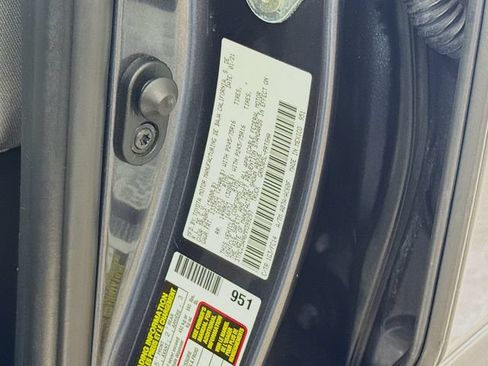 Used 2021 Toyota Tacoma SR5 AWD/4WD image 30
