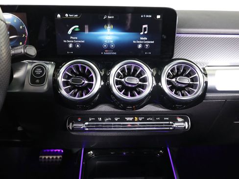 Used 2023 Mercedes-Benz GLB 250 4MATIC image 50