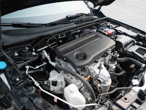 Certified 2025 Honda Civic Sport image 31