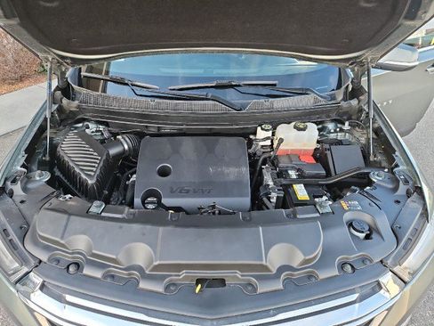 Used 2022 Chevrolet Traverse LT image 26