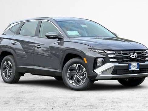 New 2026 Hyundai Tucson Blue SE AWD/4WD image 2