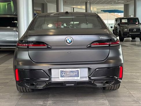 Used 2025 BMW 760i xDrive w/ Executive Package image 24
