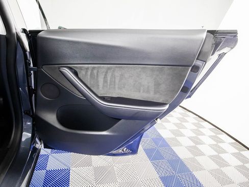 Used 2022 Tesla Model Y Long Range image 15