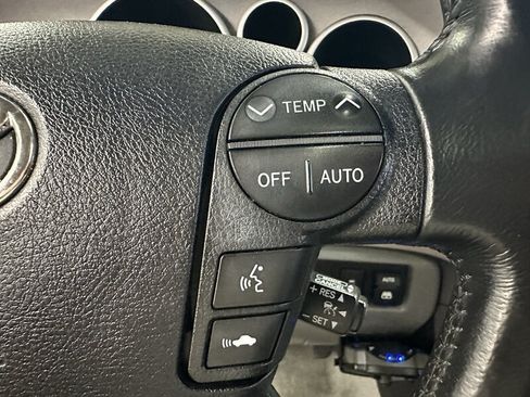Used 2010 Toyota Sequoia Platinum AWD/4WD image 27