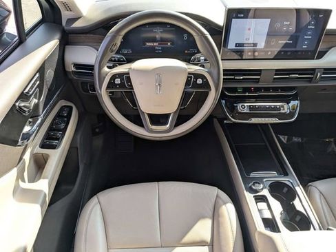 Used 2023 Lincoln Corsair Reserve w/ Jet Appearance Package image 19