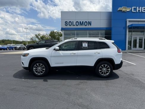 Used 2019 Jeep Cherokee Latitude Plus w/ Comfort/Convenience Group AWD/4WD image 3