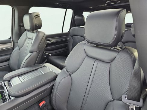 New 2026 Jeep Grand Wagoneer w/ Premium Group I image 18