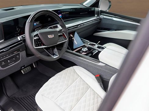 Certified 2025 Cadillac Escalade V w/ LPO, Floor Liner Package image 10