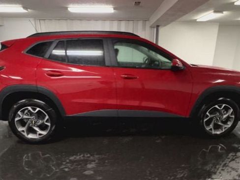 New 2026 Chevrolet Trax LT w/ Driver Confidence Package image 9