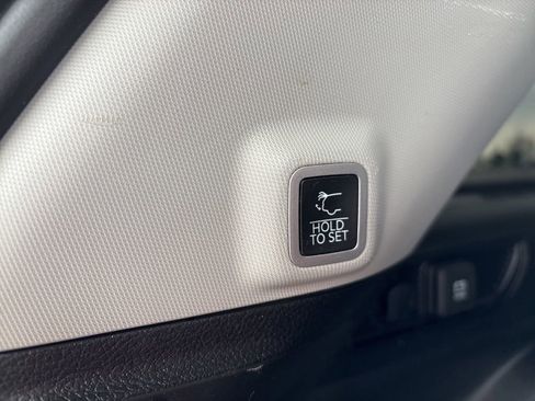 Used 2022 Jeep Grand Cherokee Limited AWD/4WD image 10