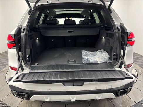 New 2026 BMW X5 xDrive40i w/ M Sport Package AWD/4WD image 21
