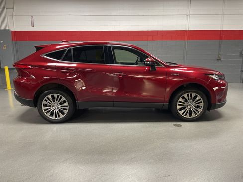 Certified 2021 Toyota Venza Limited w/ Advanced Technology Package image 38