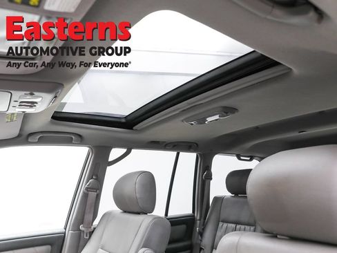 Used 2005 Toyota Land Cruiser AWD/4WD image 37
