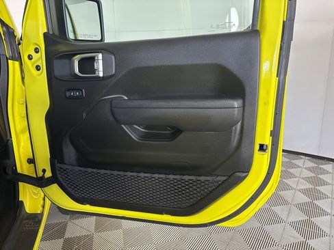 Used 2024 Jeep Gladiator Sport image 26