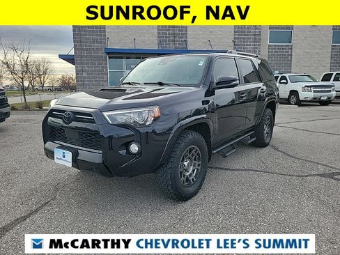 Used 2020 Toyota 4Runner Venture image 3