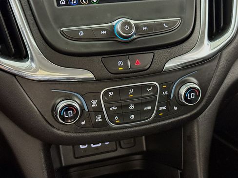 Used 2023 Chevrolet Equinox LT AWD/4WD image 18