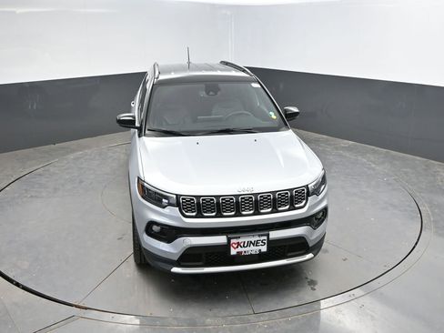 Used 2025 Jeep Compass Limited AWD/4WD image 23
