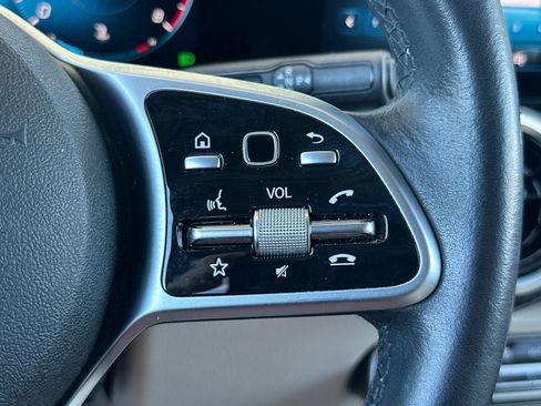 Certified 2022 Mercedes-Benz GLB 250 image 27