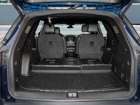 Used 2023 Chevrolet Traverse LT FWD image 10