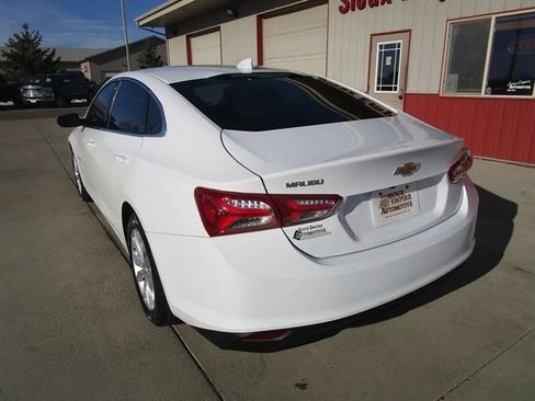 Used 2022 Chevrolet Malibu LT image 9