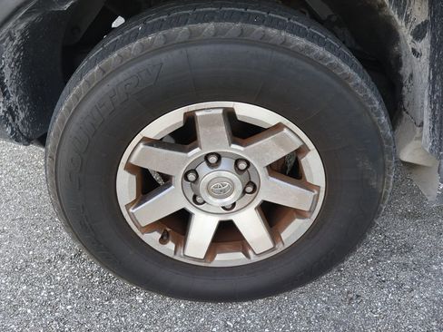 Used 2014 Toyota FJ Cruiser 4WD w/ Upgrade Package image 4