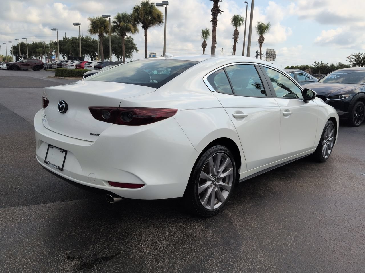 Used 2020 MAZDA MAZDA3 Sedan w/ Preferred Package FWD image 4