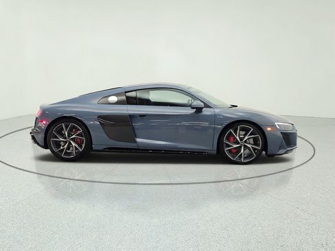 Used 2021 Audi R8 V10 w/ Premium Package RWD image 4