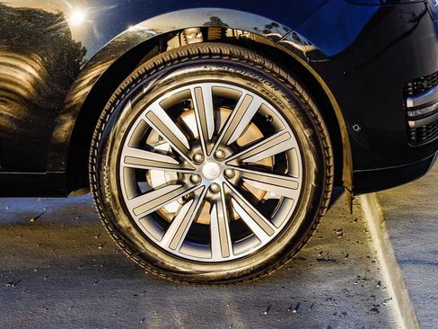 Used 2023 Land Rover Range Rover SE image 11