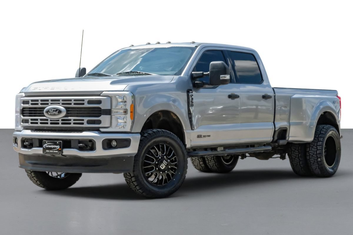 Used 2023 Ford F350 XLT AWD/4WD image 3
