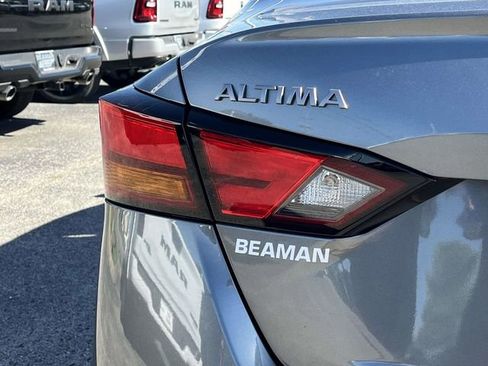 Used 2023 Nissan Altima 2.5 SR w/ SR Premium Package FWD image 10