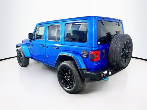 Used 2024 Jeep Wrangler Unlimited Sahara AWD/4WD image 5