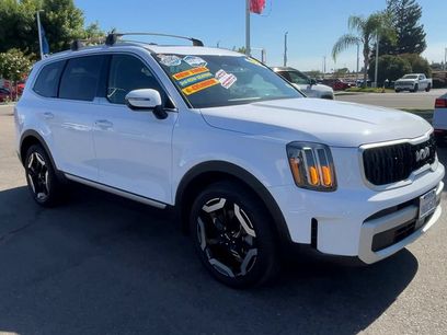 Used 2024 Kia Telluride EX w/ EX Captain's Chair Package