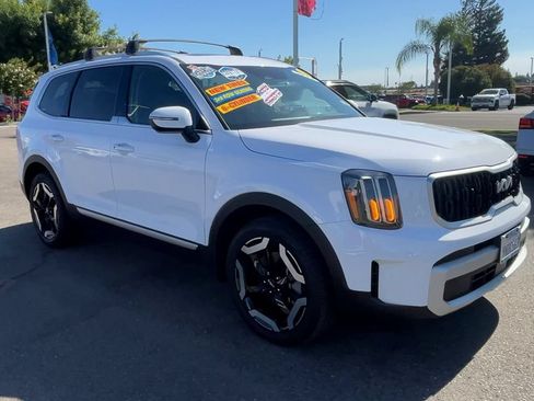 Used 2024 Kia Telluride EX w/ EX Captain's Chair Package FWD image 1