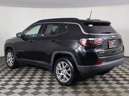 Used 2022 Jeep Compass Latitude image 9